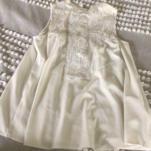 Chelsea28 lace tank size XS